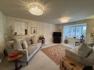 Lounge- click for photo gallery